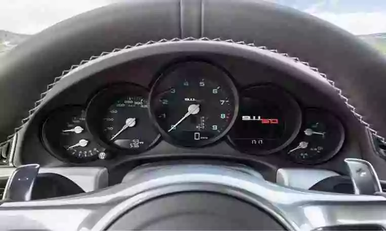 Drive A Porsche 911 Carrera S In Dubai
