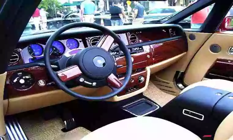 Rolls Royce Drophead Car Rental Dubai